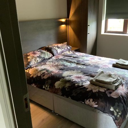 Small,Smart,Tidy 2 Bed Apartment Голуей Екстериор снимка