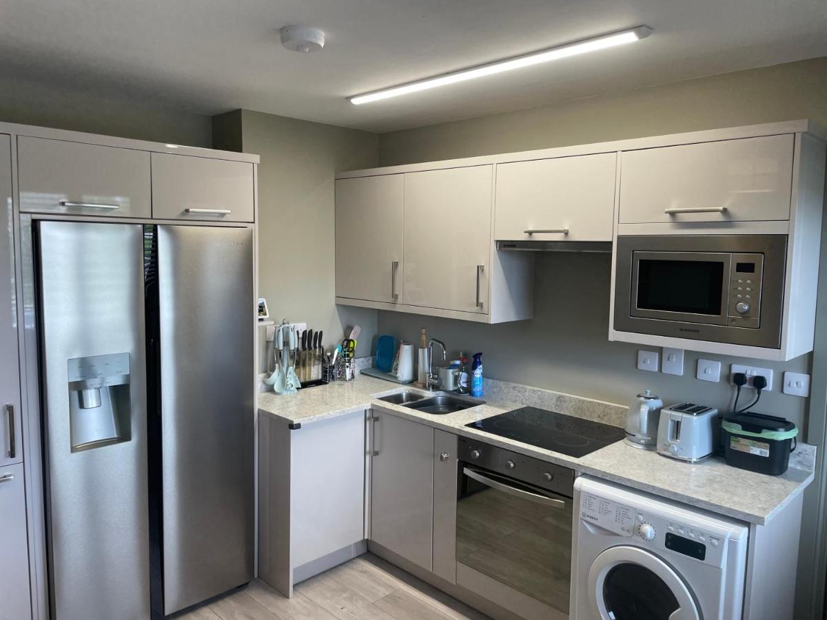 Small,Smart,Tidy 2 Bed Apartment Голуей Екстериор снимка