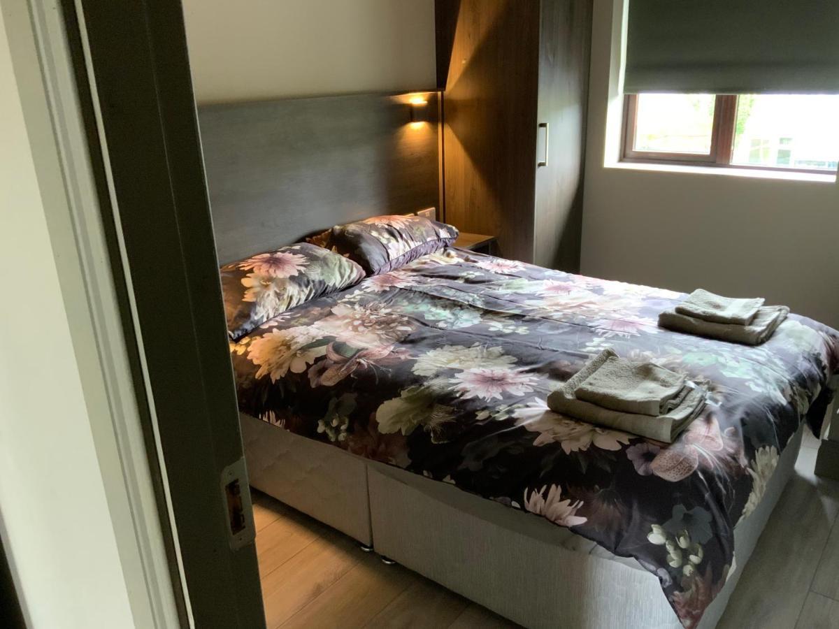 Small,Smart,Tidy 2 Bed Apartment Голуей Екстериор снимка