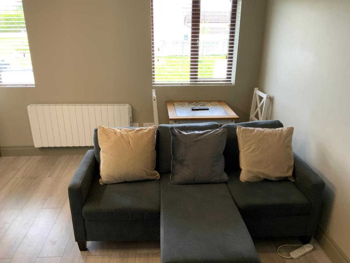 Small,Smart,Tidy 2 Bed Apartment Голуей Екстериор снимка
