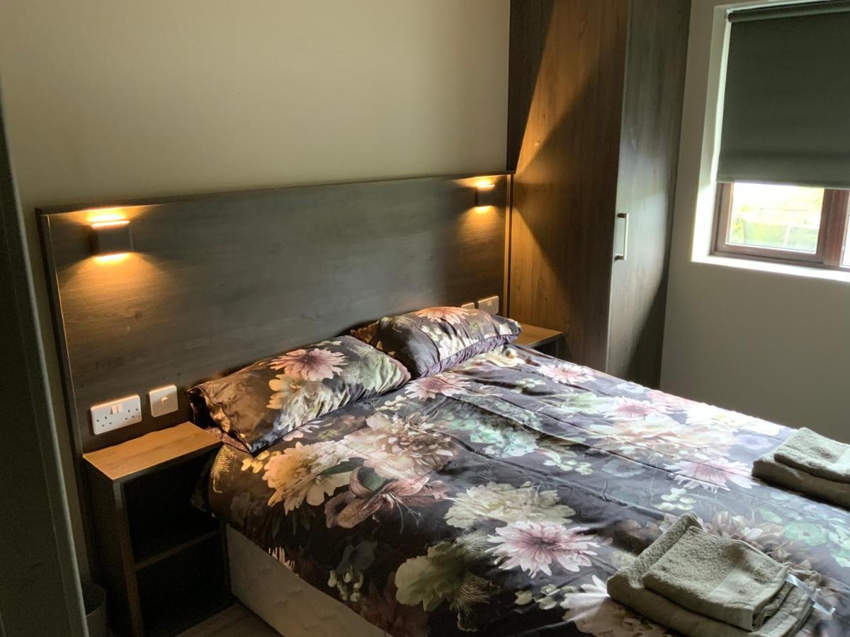 Small,Smart,Tidy 2 Bed Apartment Голуей Екстериор снимка